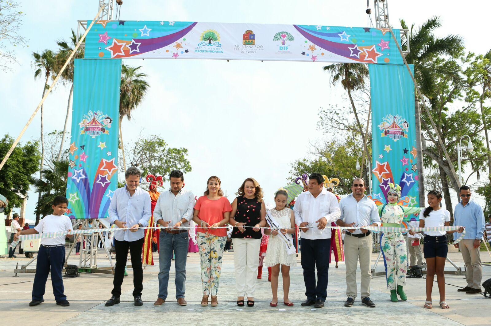 Gaby Rejón de Joaquín inaugura la “Feria Mágica del Niño