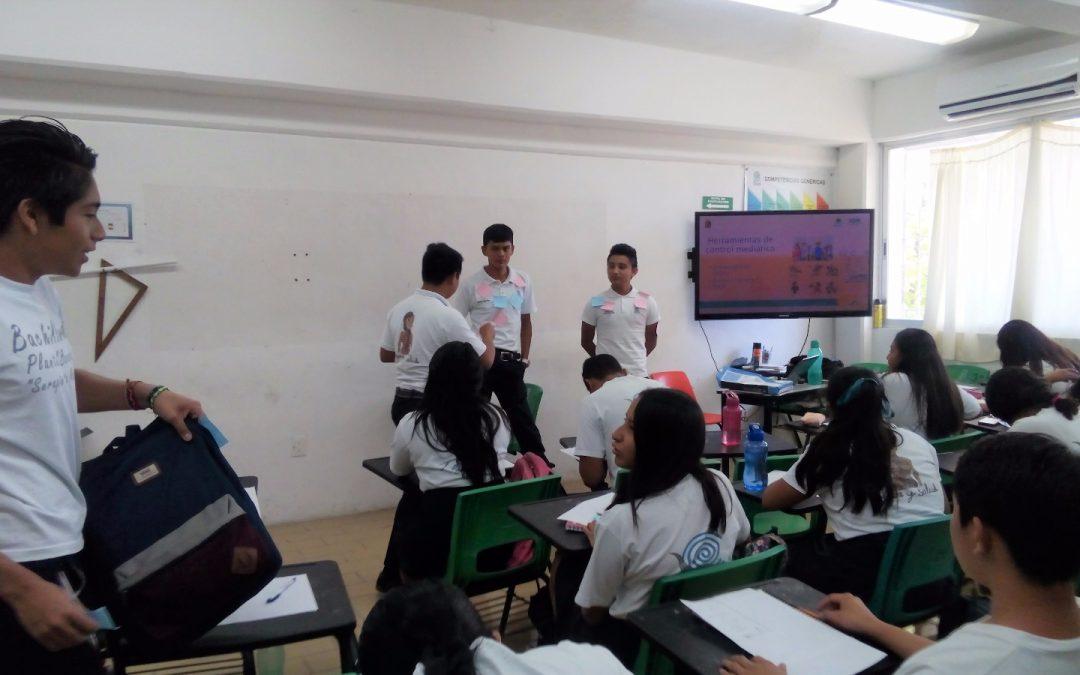 IQM brindó pláticas a las y los jóvenes de secundaria y bachillerato en Bacalar