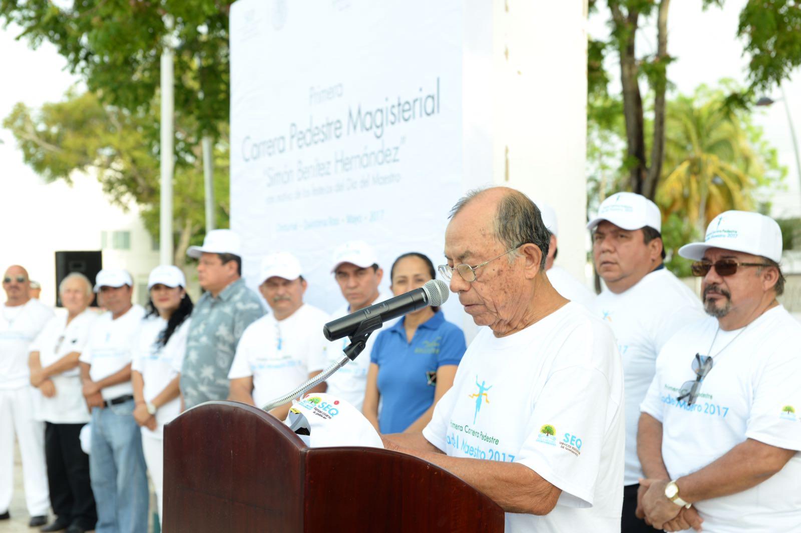 Organizan Carrera Pedestre en homenaje al profesor Simón Benítez Hernández