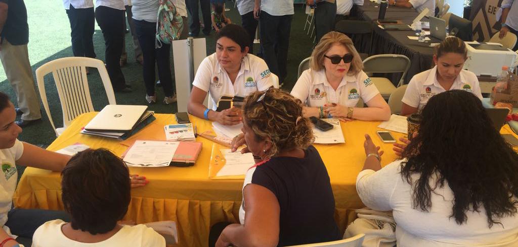 Atiende SEDE a ciudadanos de Playa del Carmen en Audiencia Pública “Platícale al Gobernador”
