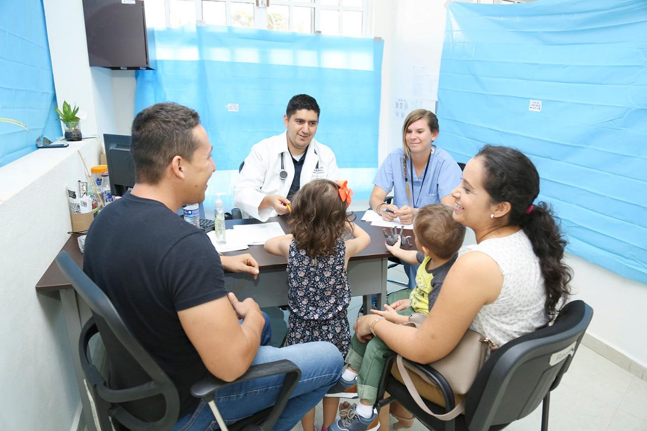 Ofrece DIF Quintana Roo más y mejores oportunidades de salud a personas en situación vulnerable 