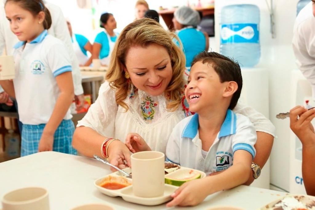  Con los desayunos escolares DIF Quintana Roo brinda más y mejores oportunidades a la niñez quintanarroense