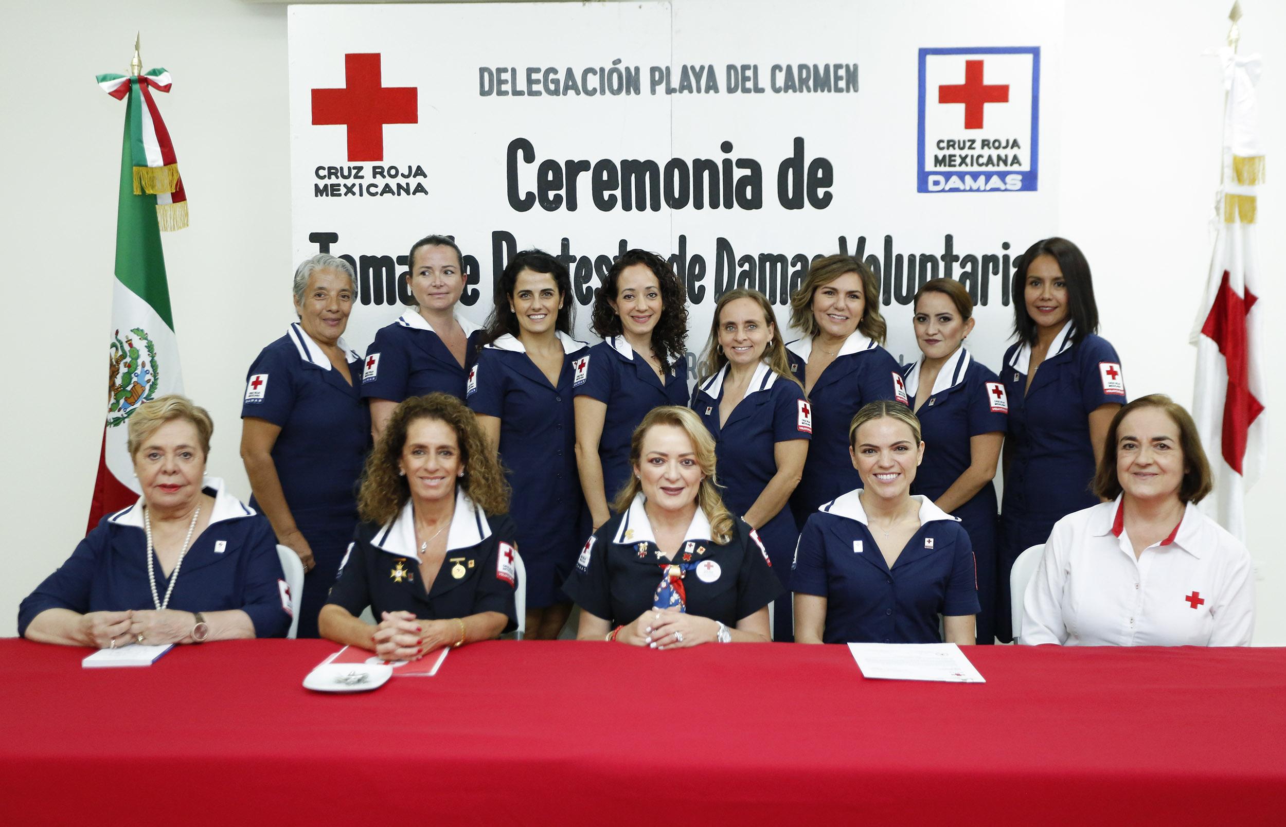  Gaby Rejón de Joaquín toma protesta a Damas Voluntarias de la Cruz Roja de Playa del Carmen y Cozumel