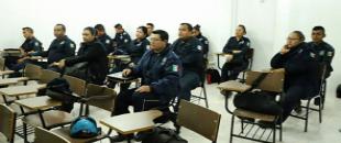 Icatqr y Sedetur  capacitan a policías en estrategias de trato al  turismo en Chetumal