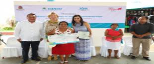 Mujeres de Kantunikíl reciben 137 créditos a la palabra
