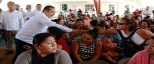 Mujeres emprendedoras, jefas de familia, reciben apoyos de Crédito a la Palabra, en Cozumel