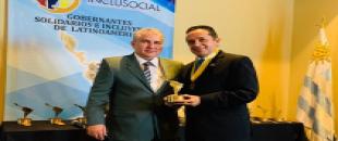 Premian al gobierno de Carlos Joaquín por el Mejor Programa de Atención a las Poblaciones Vulnerables