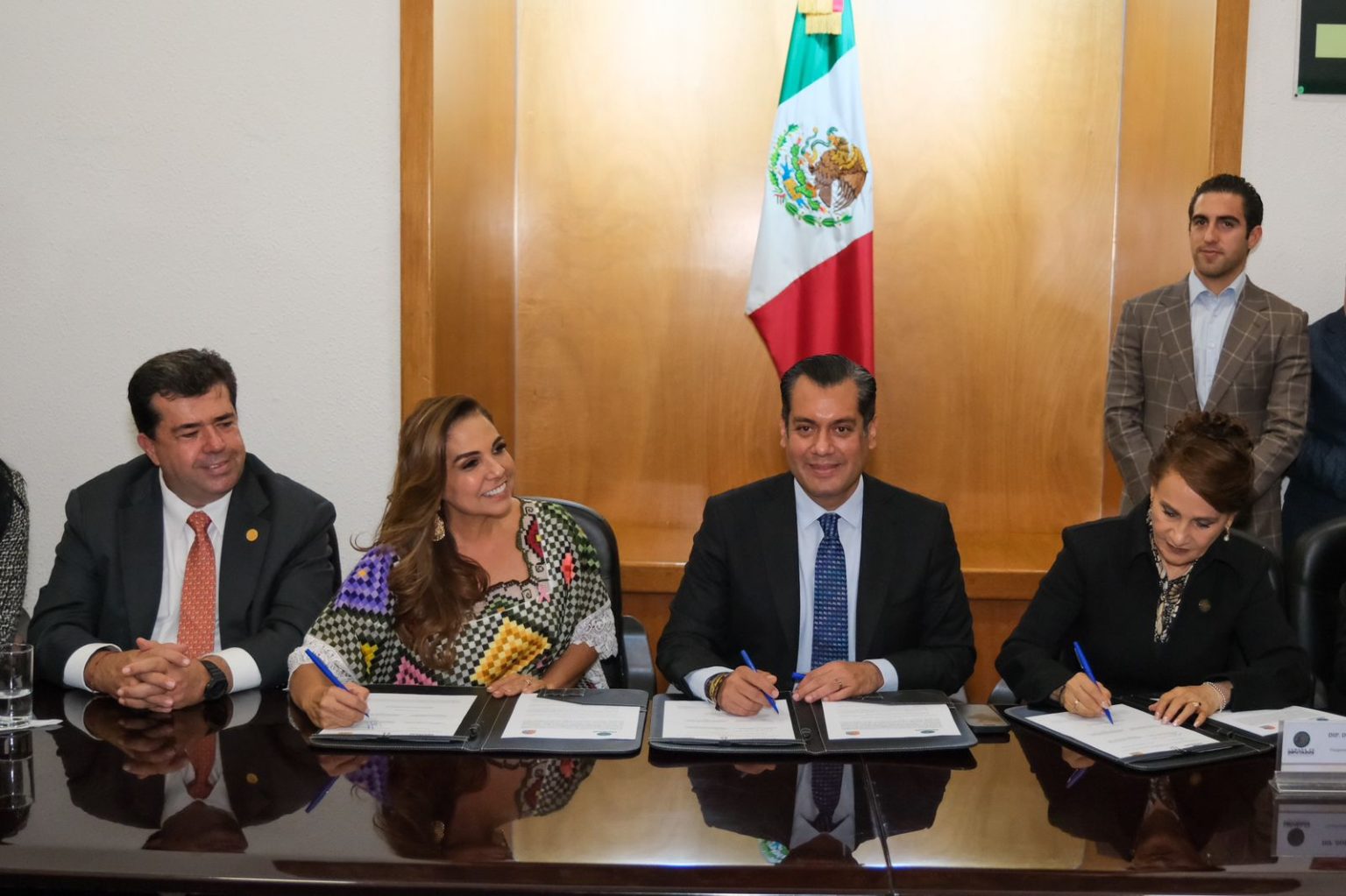 Mara Lezama firma convenio de colaboración con la Cámara de Diputados ...