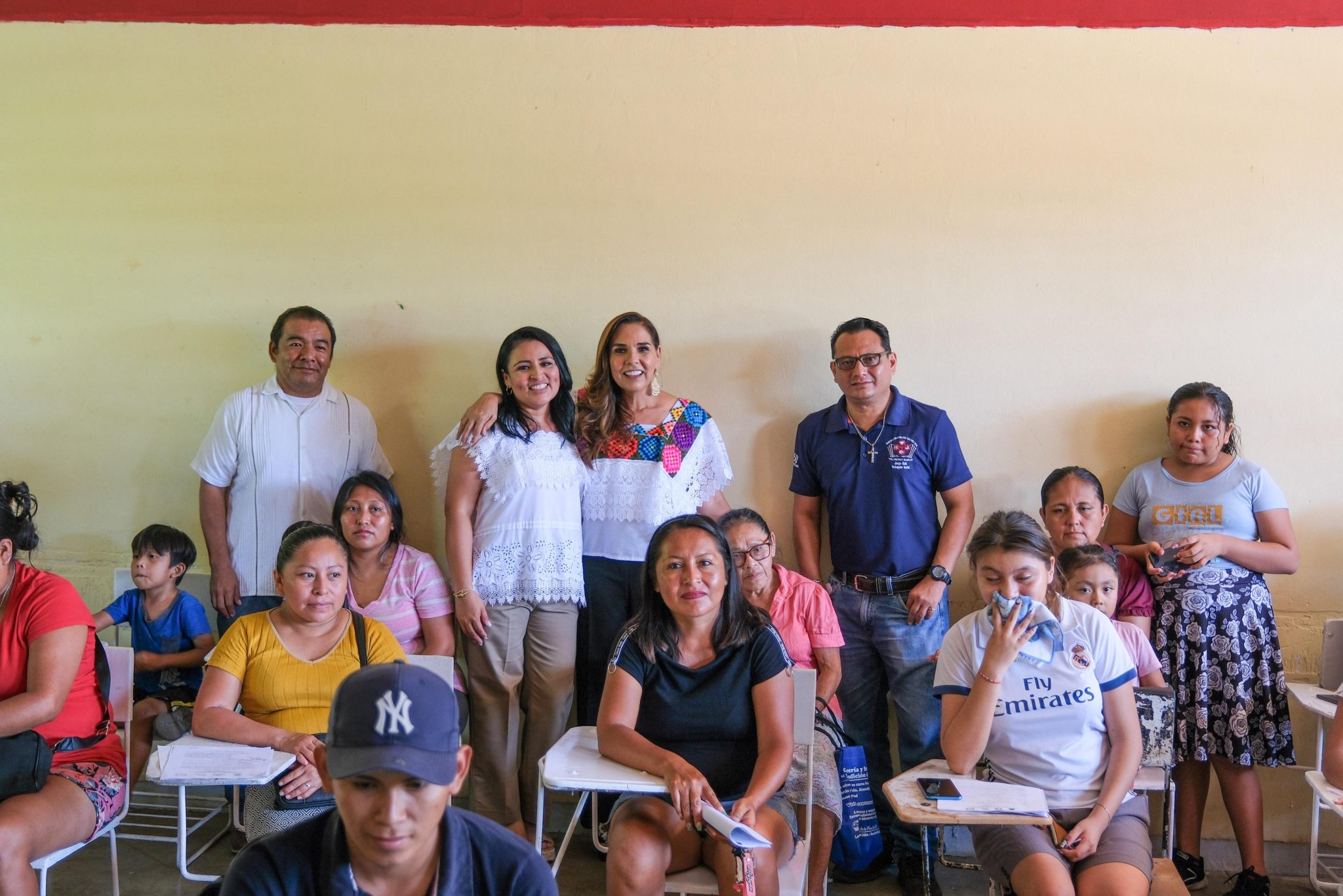 Mara Lezama cumple a la comunidad escolar de Leona Vicario con nuevo ...